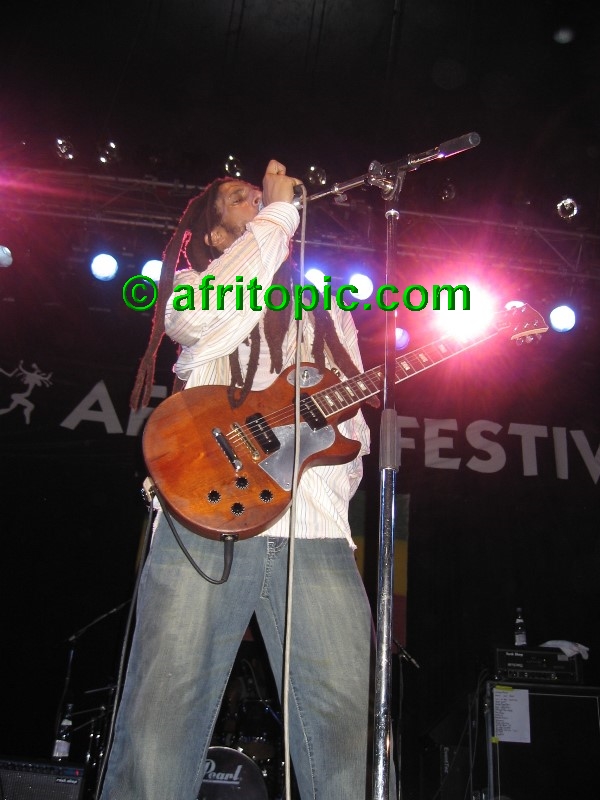 ../Images/AfricaFestival-27-28May05 203.jpg